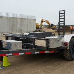 découvrez les avantages d'une remorque sur mesure, parfaitement adaptée à vos besoins spécifiques pour un transport optimal et sécurisé.